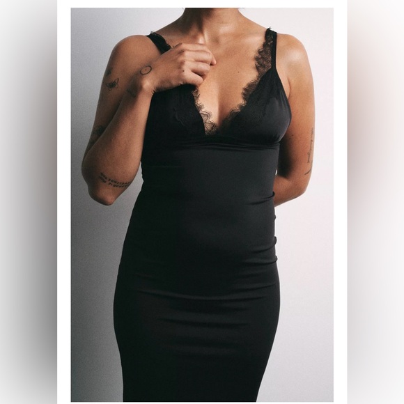 ❗️BUY NOW❗️ITEM WILL BE REMOVED SOON❗️ZARA Black Lace Trim Slip Dress - Picture 7 of 11